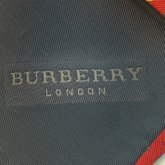 Burberry Men’s Red Neck Tie With Pineapples 🍍 - Picture 10 of 12